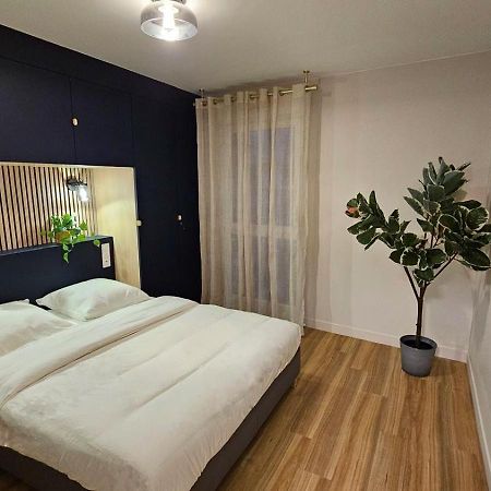 Appartement L'Ecrin Bleu à Aubervilliers Extérieur photo